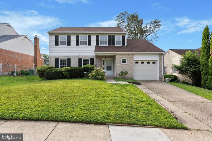 549 Wigard Avenue  Philadelphia PA 19128 photo