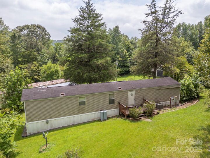 Property Photo: 423 Womack Road NC 28756