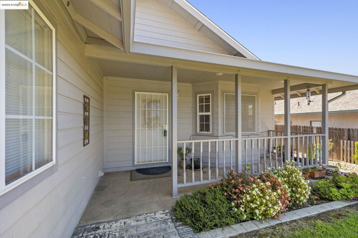 Property Photo:  17538 Twin Oak Dr  CA 95327 