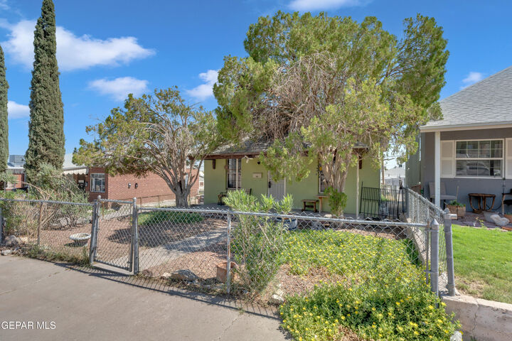 Property Photo: 2212 Silver Avenue TX 79930