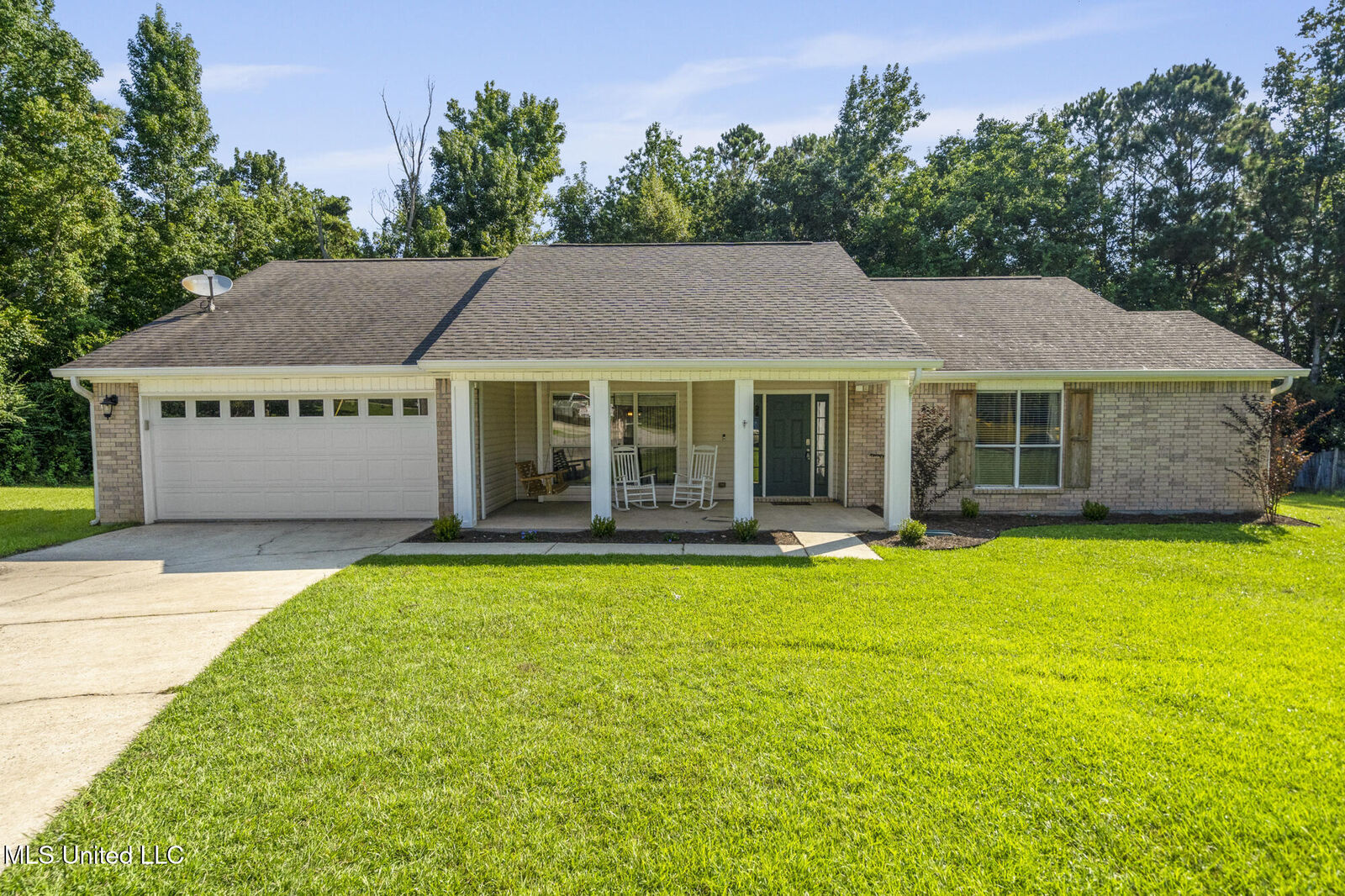 Property Photo:  10676 N Oak Crest Drive  MS 39532 