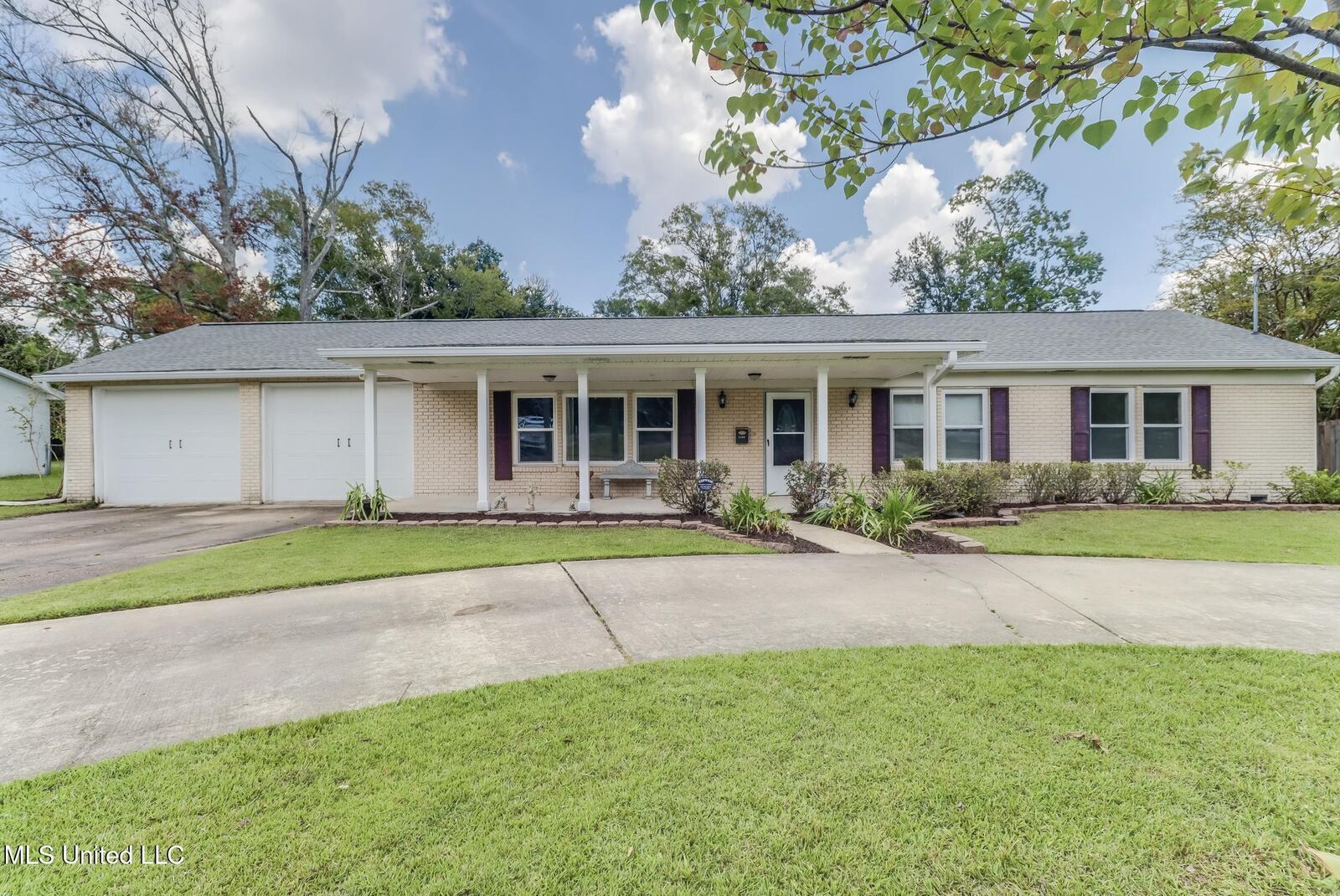 Property Photo: 5104 Washington Avenue MS 39507