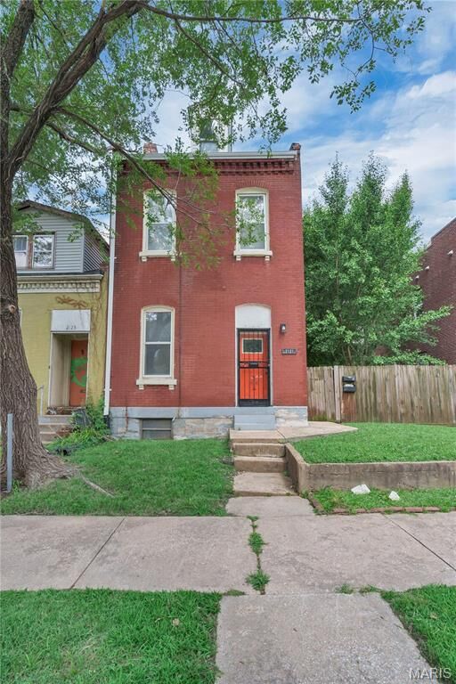 Property Photo:  2121 Victor Street  MO 63104 