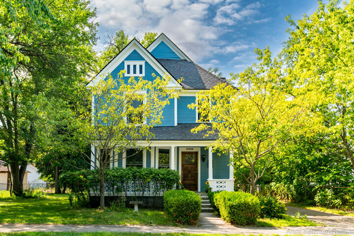 Property Photo:  2025 Francis Avenue SE  MI 49507 