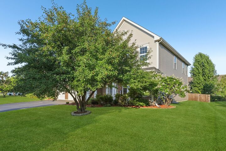 Property Photo:  845 Preston Lane  IL 60543 