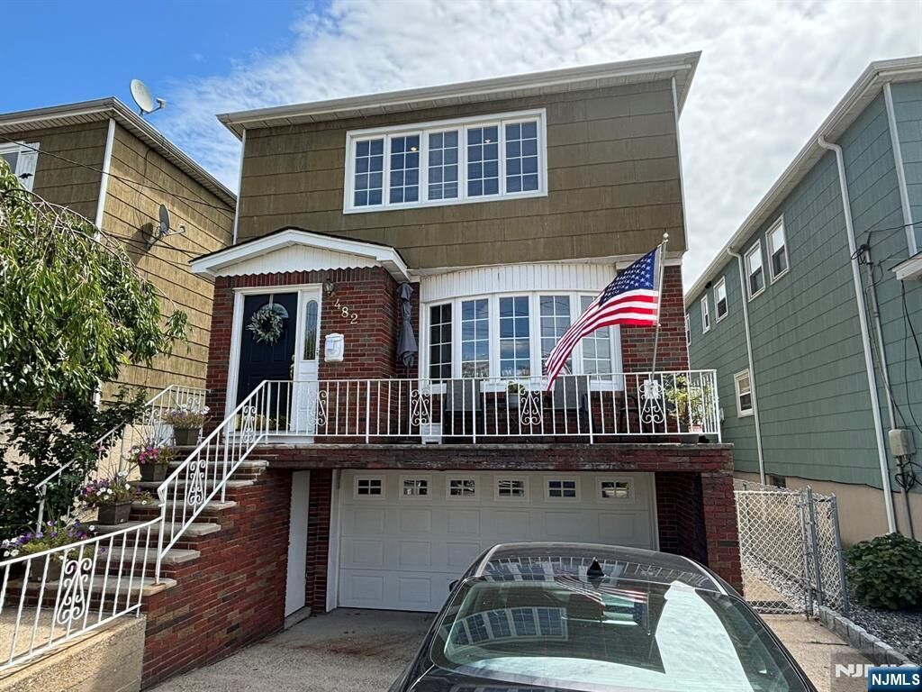 Property Photo:  482 Hickory Street 2  NJ 07032 