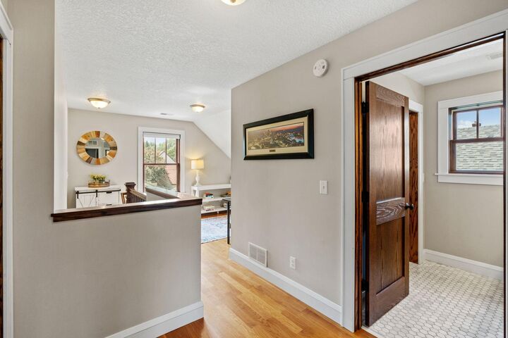 Property Photo:  1650 Bayard Avenue  MN 55116 