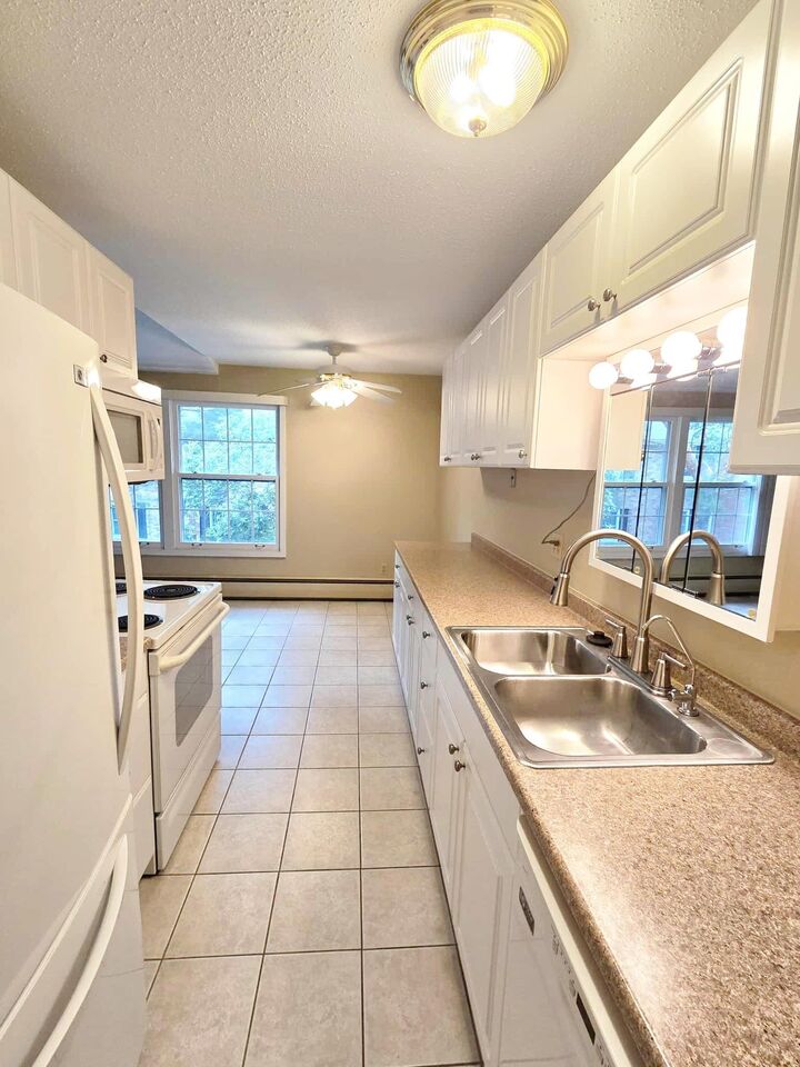 Property Photo:  704 Old Settlers Trail 5  MN 55343 