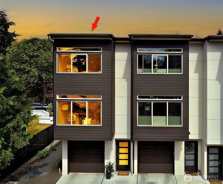 Property Photo:  5020  148th Street SW E1  WA 98026 