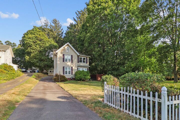 Property Photo:  589 Main Street  CT 06479 