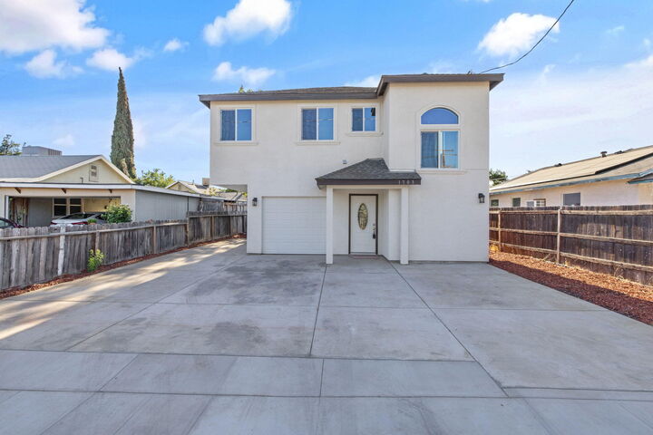 1703 N Stevenson Street  Visalia CA 93291 photo