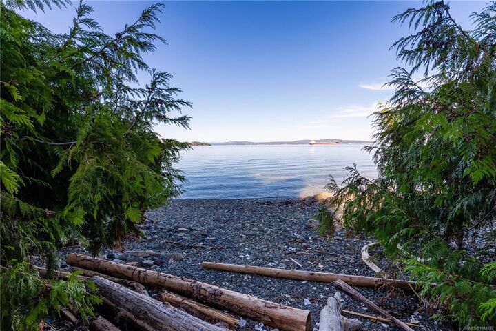 11231 Chemainus Rd  Ladysmith BC V9G 1Y7 photo