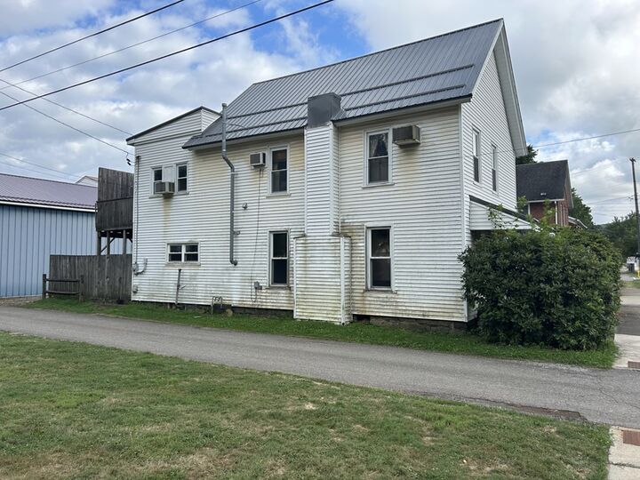 Property Photo: 110 N Perry St PA 16354