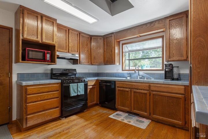 Property Photo:  751 Lake Mendocino Drive  CA 95482 