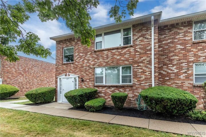 Property Photo:  61 A Old Lyme Drive 2  NY 14221 