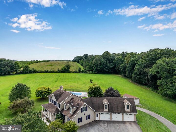 Property Photo: 392 Peach Glen Road PA 17324