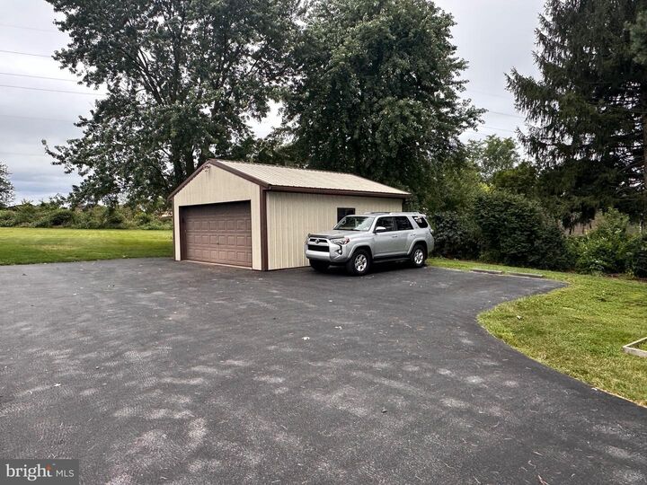Property Photo:  610 Elm Street  PA 17087 