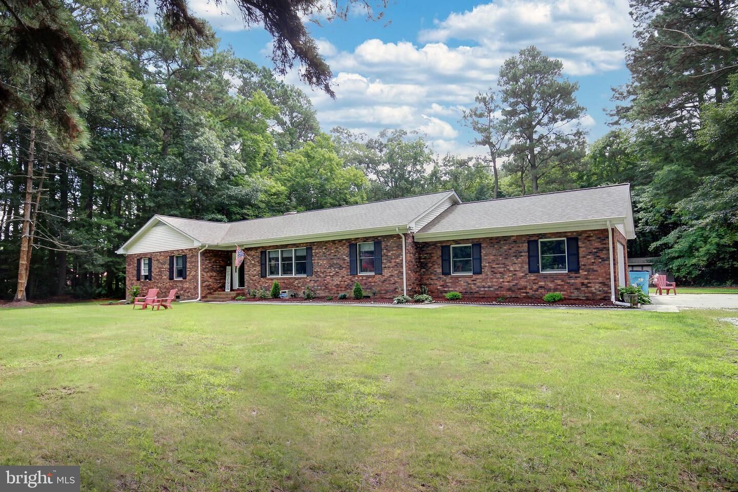 Property Photo: 8007 Dividing Creek MD 21851