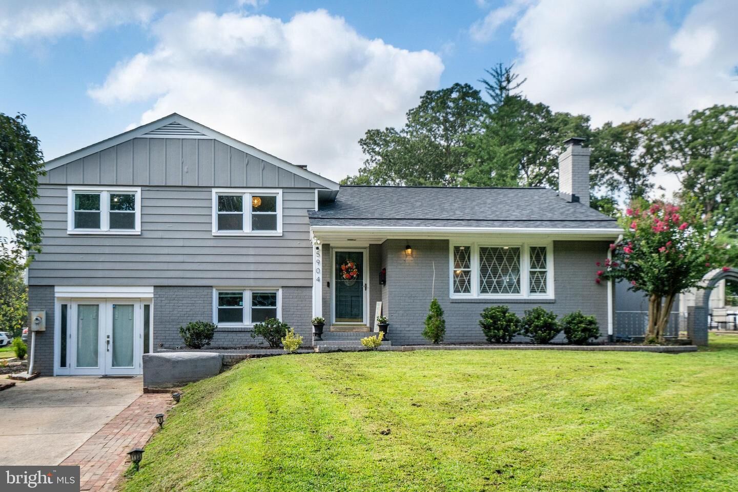 Property Photo: 5904 Atteentee Road VA 22150