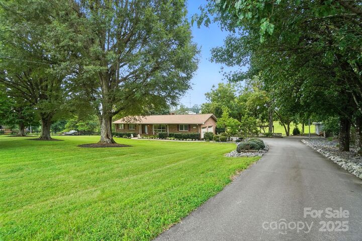 Property Photo:  256 Johnson Dairy Road  NC 28115