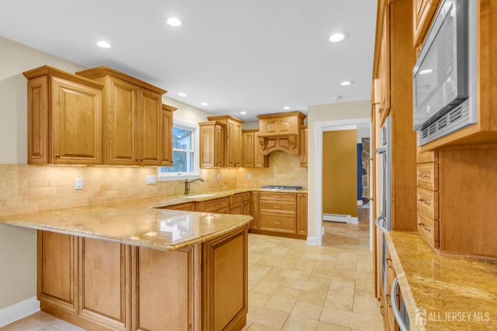 Property Photo:  34 Lehigh Road  NJ 08853 