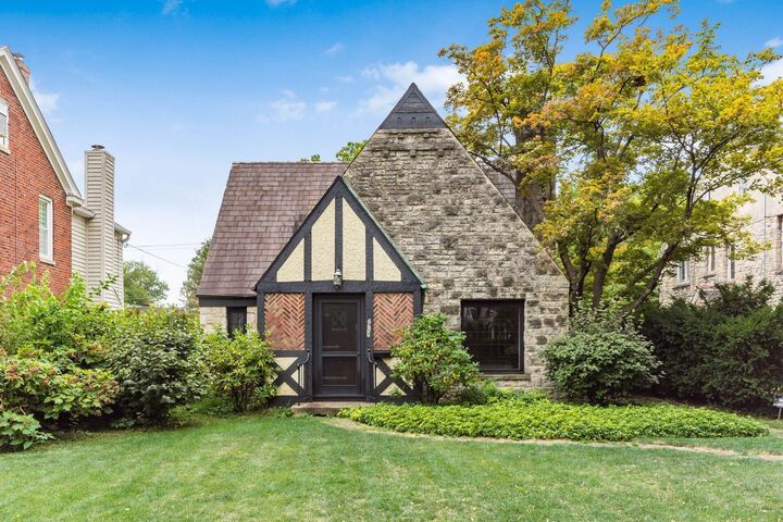 2717 E Broad Street  Bexley OH 43209 photo