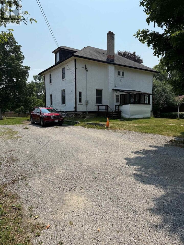 Property Photo:  5 Vipond Road  ON L1M 1B3 