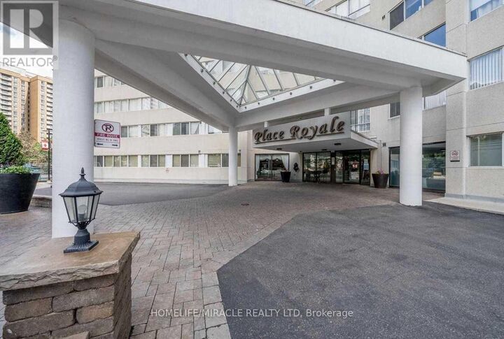 Photo de la propriété:  3695 Kaneff Crescent 1508  ON L5A 4B6 