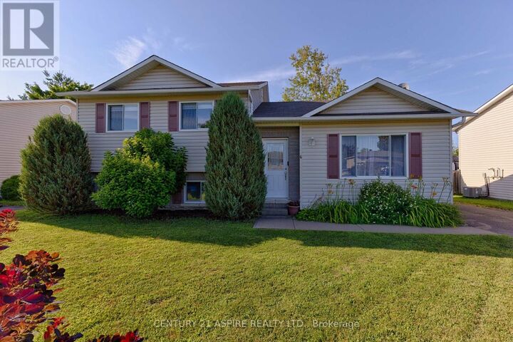 6 Gerald Avenue  Petawawa ON K8H 2Y3 photo