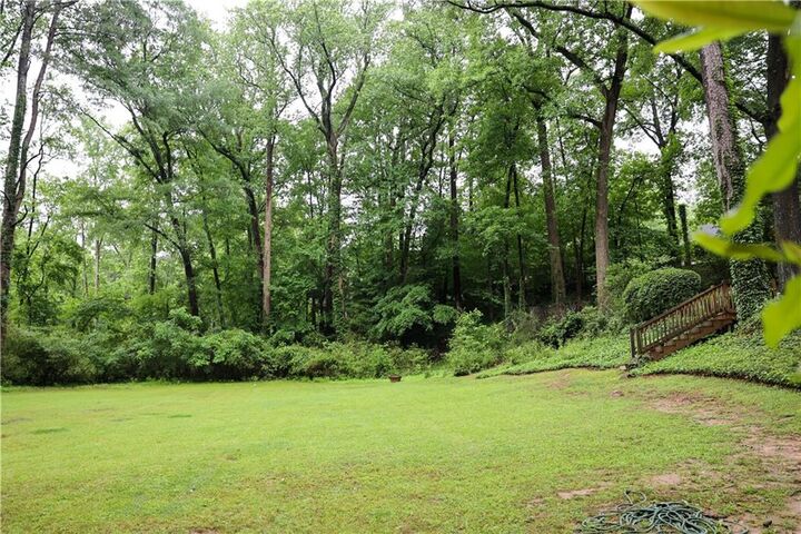 Property Photo:  1190 W Wesley Road NW  GA 30327 
