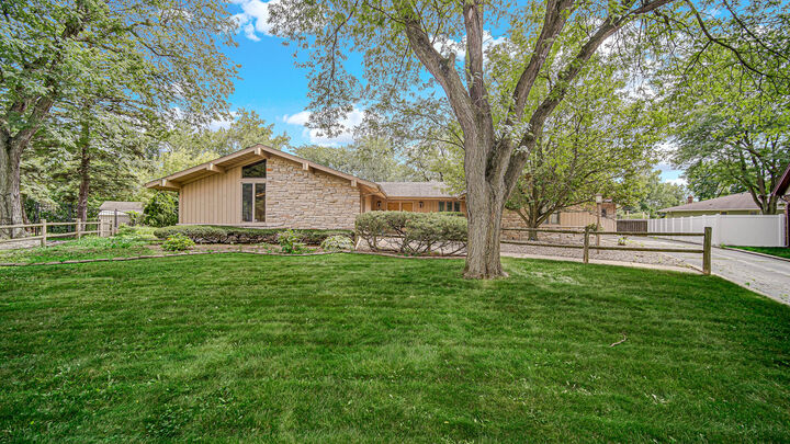 Property Photo:  1612 Wren Court  IN 46321 