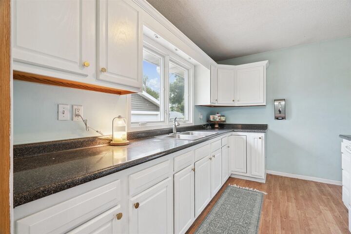 Property Photo: 4821 NW Midway Drive IA 52405