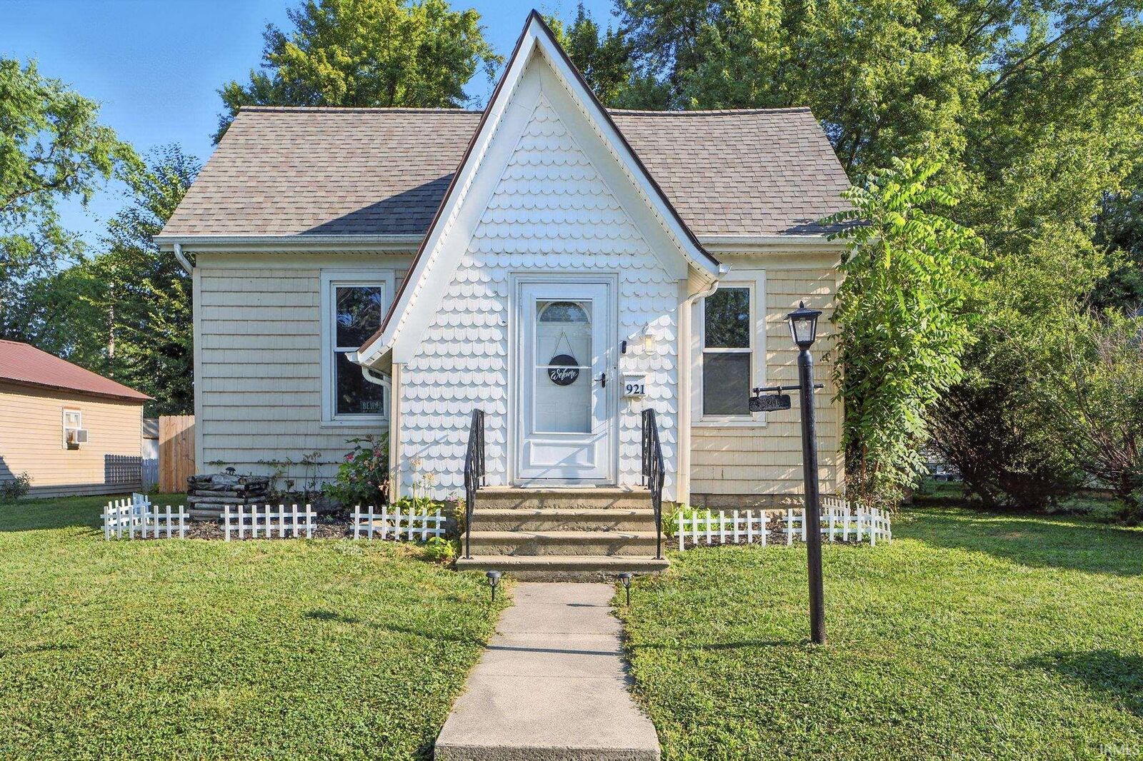 Property Photo: 921 W Cherry Street IN 46714