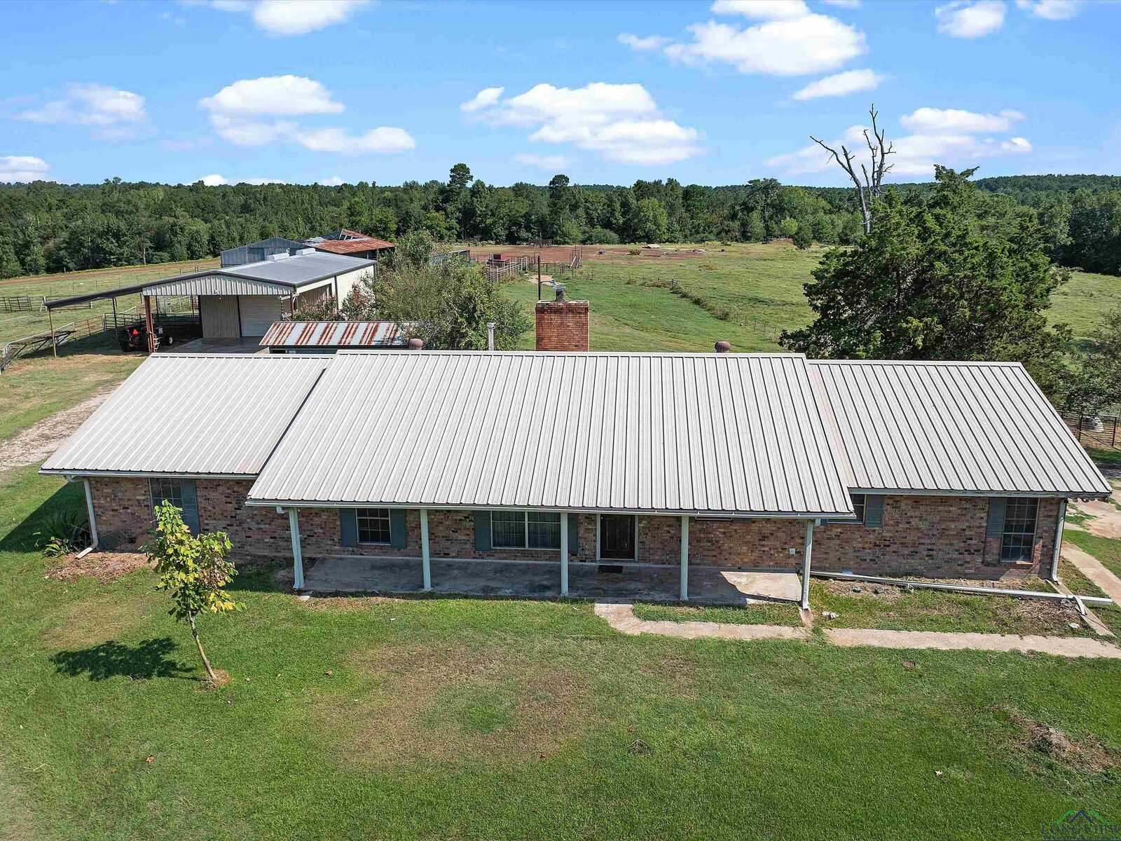 Property Photo:  4311 E Hwy 79  TX 75652 