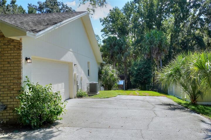 Property Photo: 6716 Forestwood Drive W FL 33811