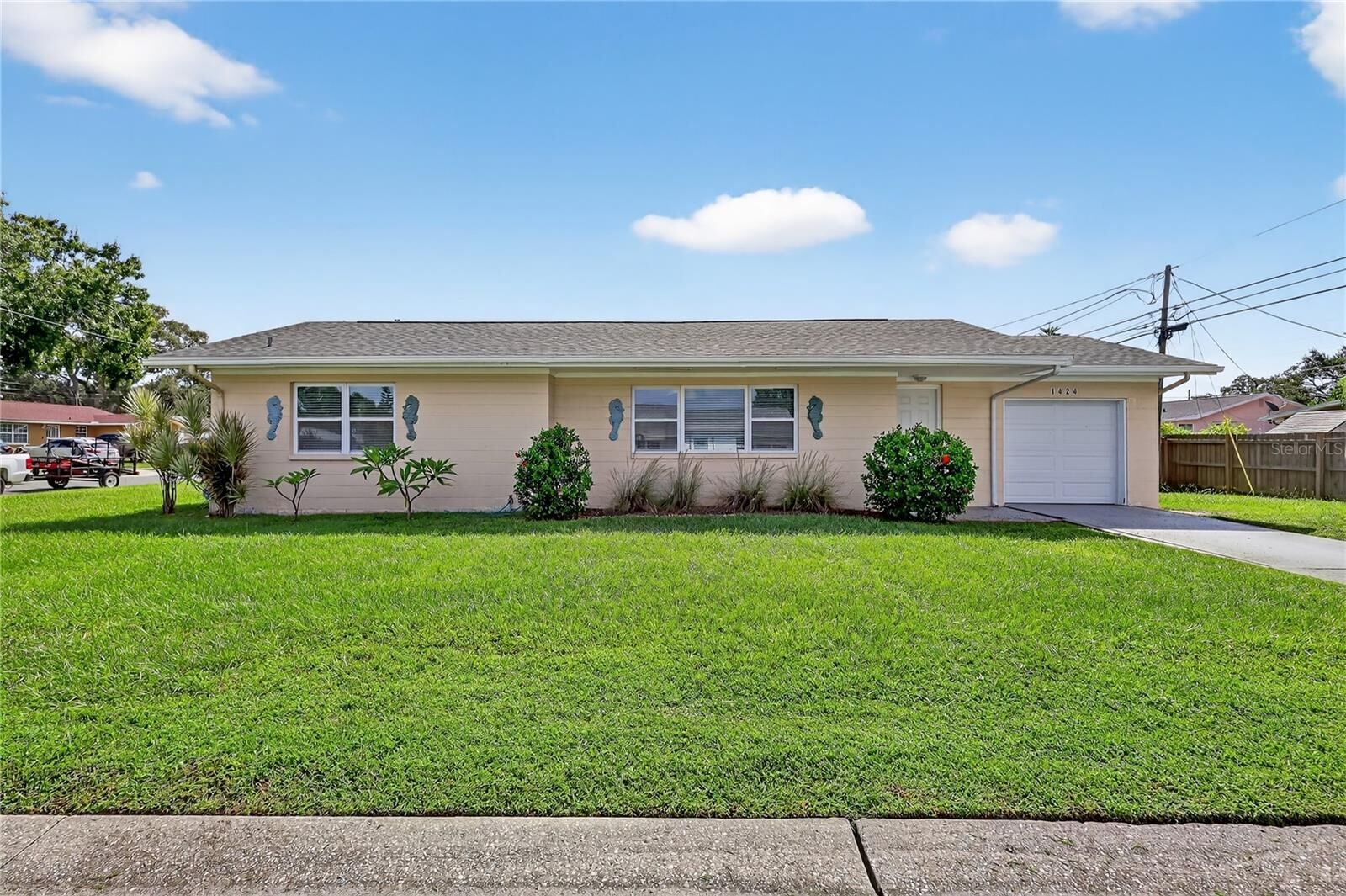 Property Photo: 1424 York Street S FL 33707