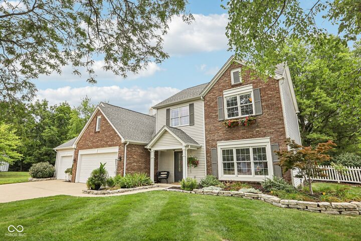 Property Photo:  1236 Beacon Court  IN 46032 