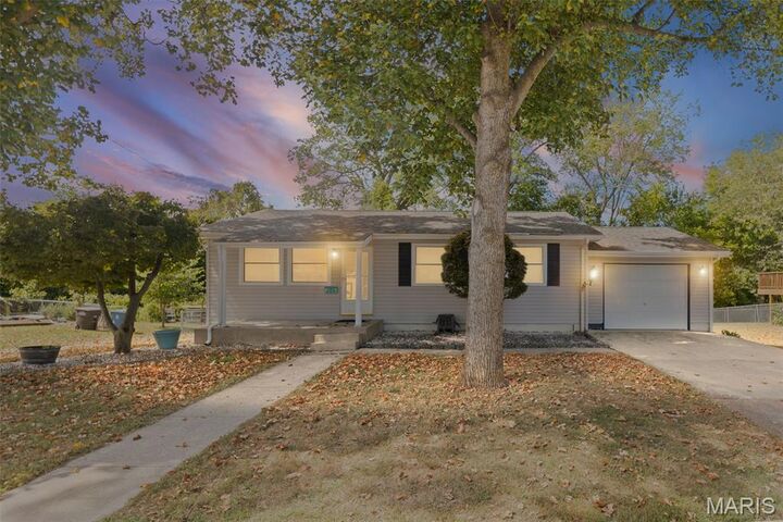 304 Watt Street  Troy IL 62294 photo