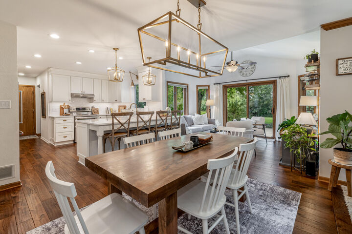 353 Westfield Way  Pewaukee WI 53072 photo
