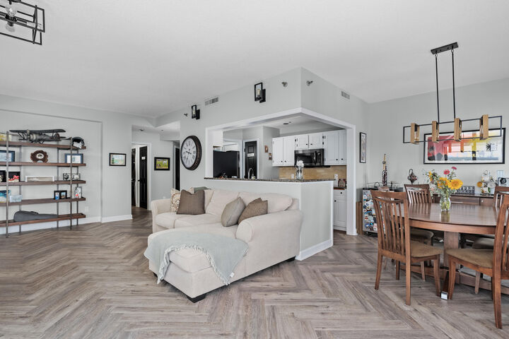Property Photo: 1633 N Prospect Ave 22B WI 53202