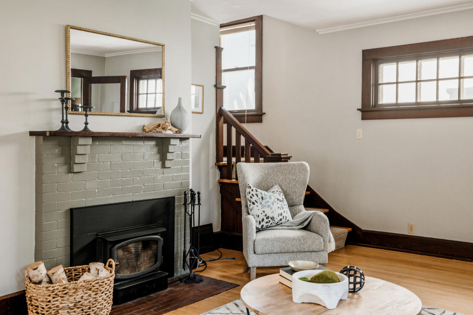 Property Photo: 2405 E Stratford Ct WI 53211