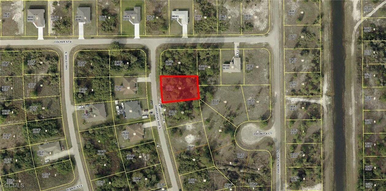 Property Photo: 749 Hargrove Avenue S FL 33974