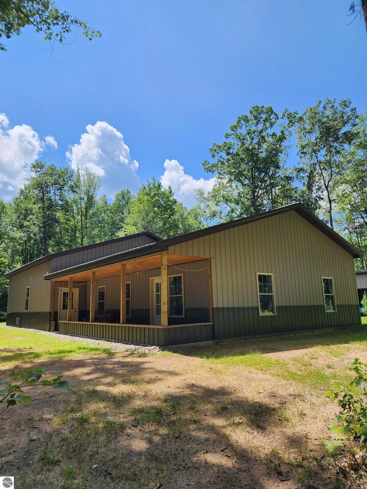 6698 Birdsong Road  Houghton Lake MI 48629 photo