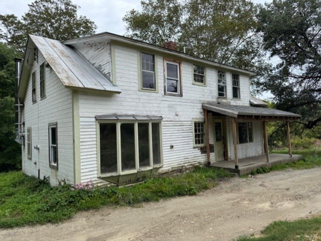 Property Photo: 9 The Cross Road VT 05077