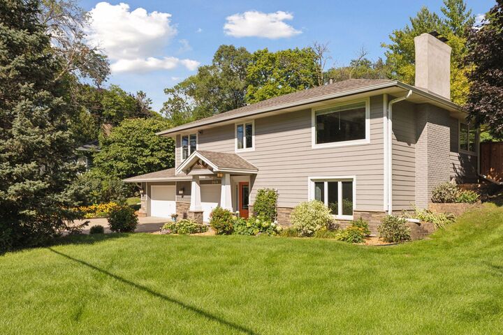 Property Photo: 2610 Noble Avenue N MN 55422