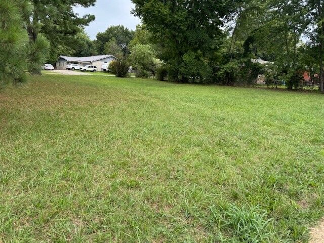 Property Photo: 709 E Pridemore Drive AR 72744