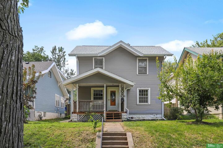 Property Photo:  3204 Fontenelle Boulevard  NE 68104 
