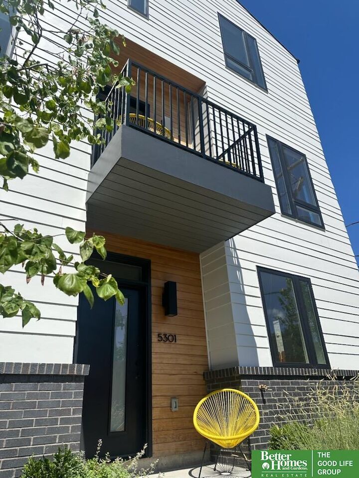 Property Photo:  5301 Elmwood Plaza  NE 68106 