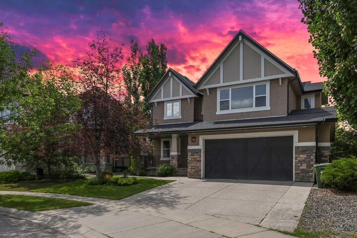 23 Elgin Estates Hill SE  Calgary AB T2Z 4P9 photo