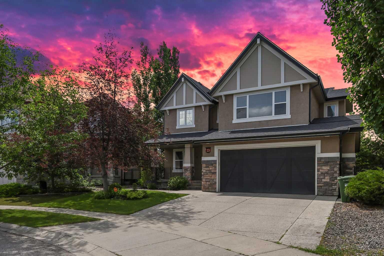 Property Photo: 23 Elgin Estates Hill SE AB T2Z 4P9